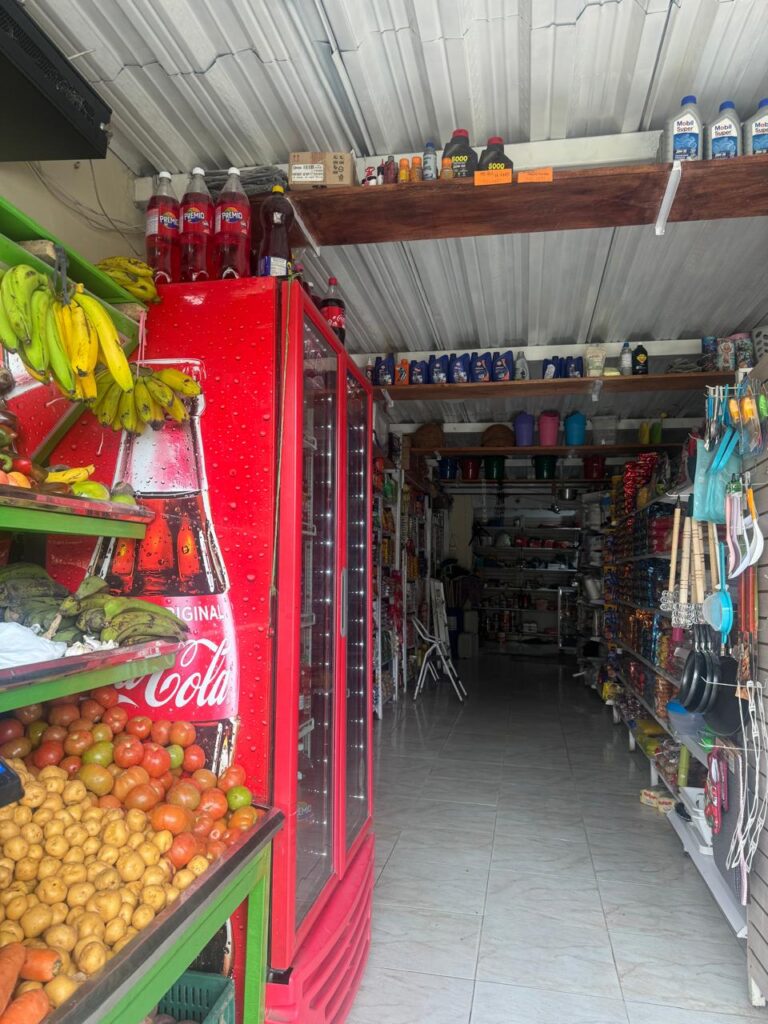 abarrotes el pollo 2 Fernanda Lorena Betancur Arias 768x1024